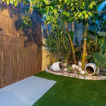 3-4 Bedrooms In Old Town Rhodes City