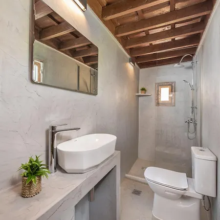 3-4 Bedrooms In Old Town Appartement *