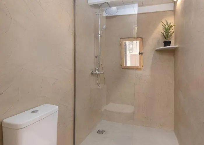 3-4 Bedrooms In Old Town *