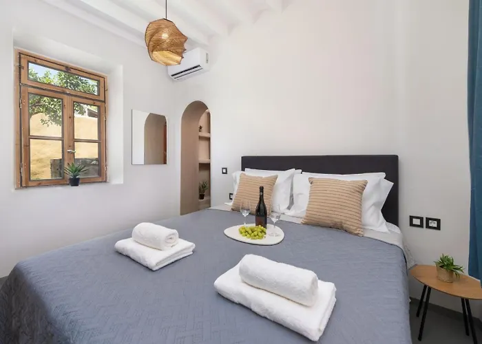 3-4 Bedrooms In Old Town