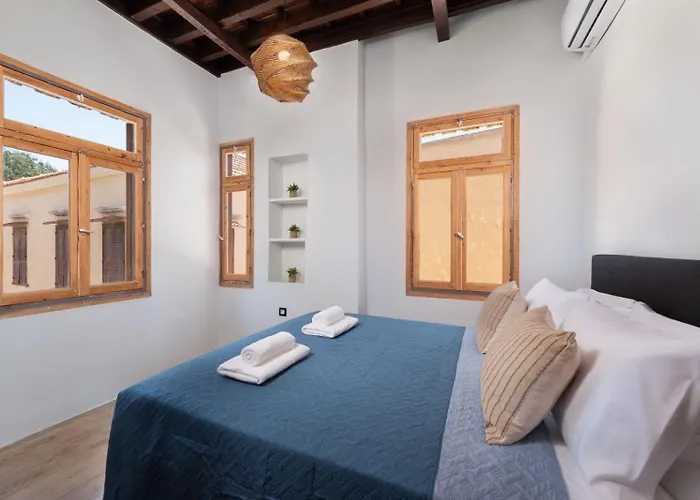 3-4 Bedrooms In Old Town Rhodes City