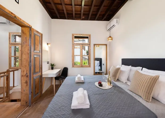 Διαμέρισμα 3-4 Bedrooms In Old Town