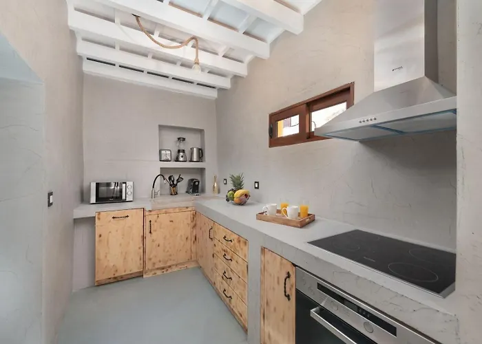 Διαμέρισμα 3-4 Bedrooms In Old Town