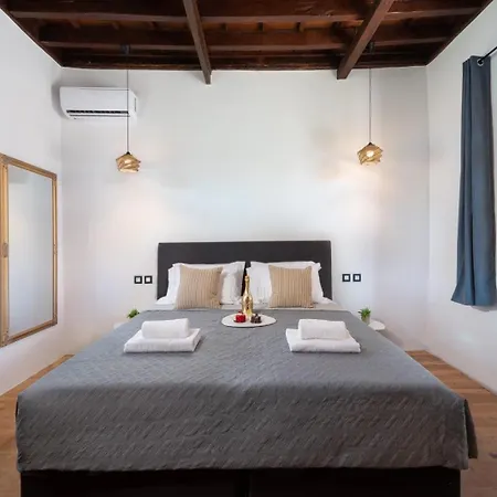 3-4 Bedrooms In Old Town *