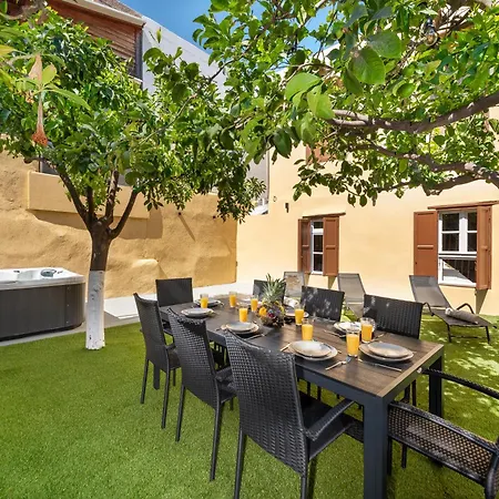 公寓 3-4 Bedrooms In Old Town *